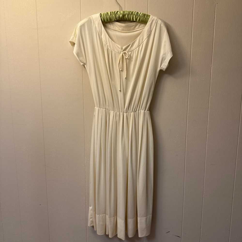 Vintage  Cream cottagecore Midi Dress circa 1975
